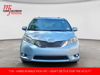 2015 Toyota Sienna XLE 8 Passenger