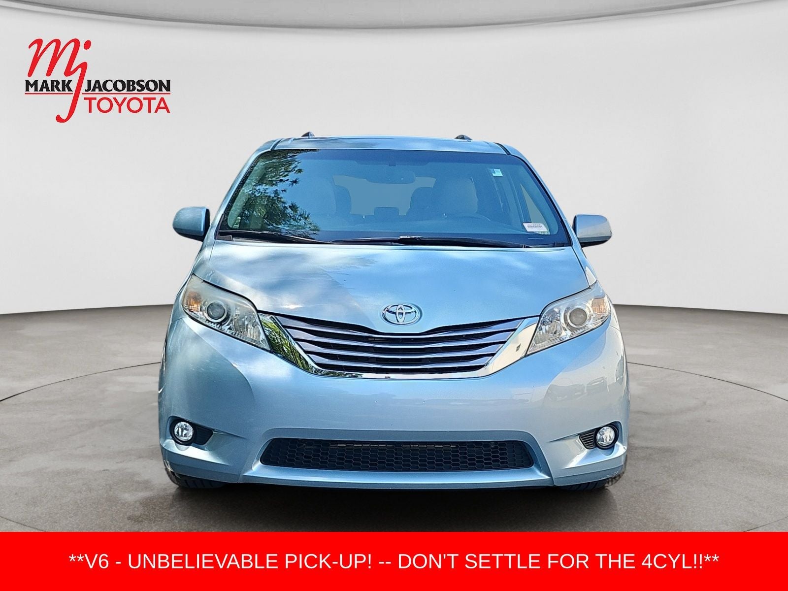 2015 Toyota Sienna XLE 8 Passenger