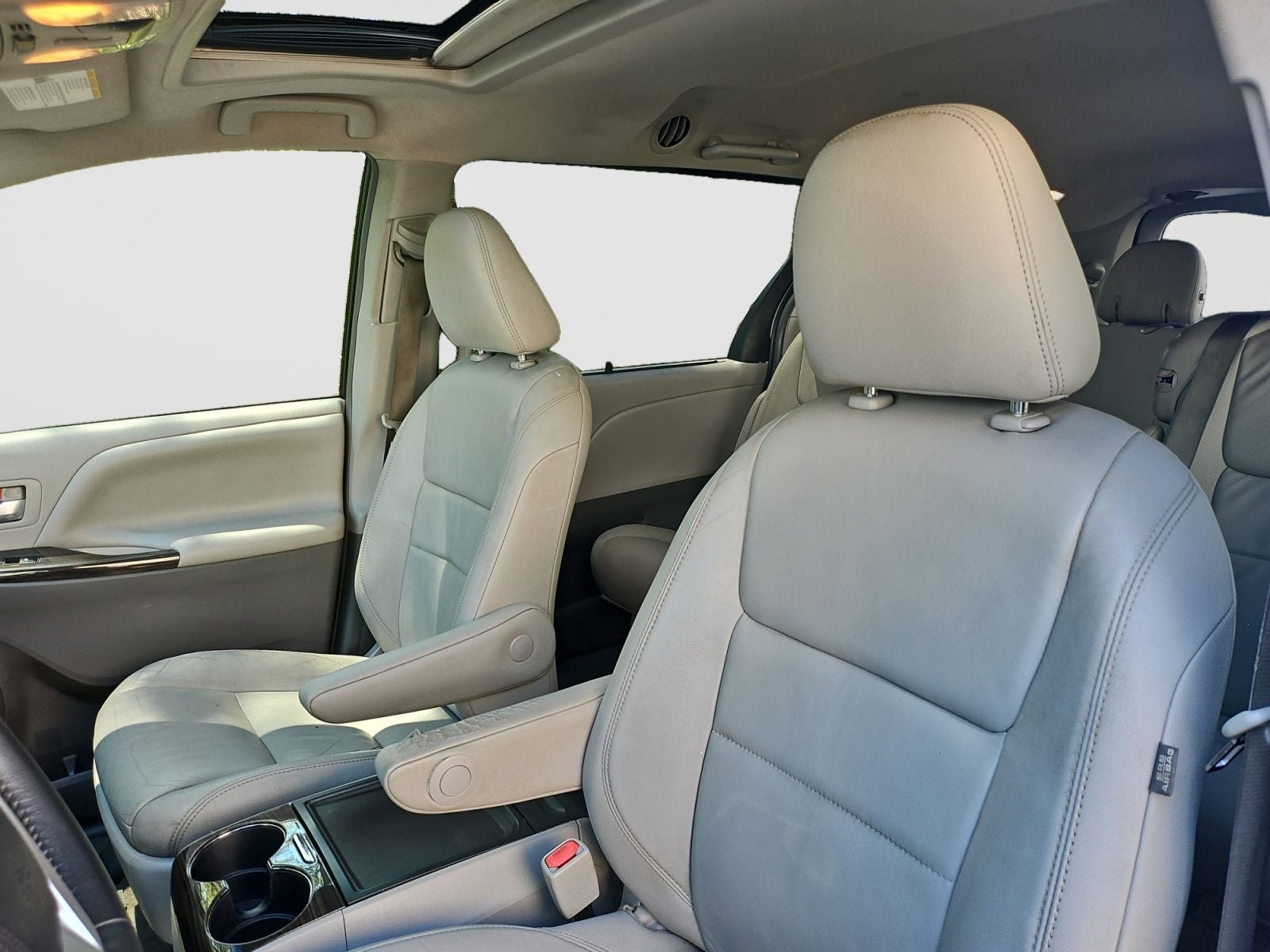 2015 Toyota Sienna XLE 8 Passenger