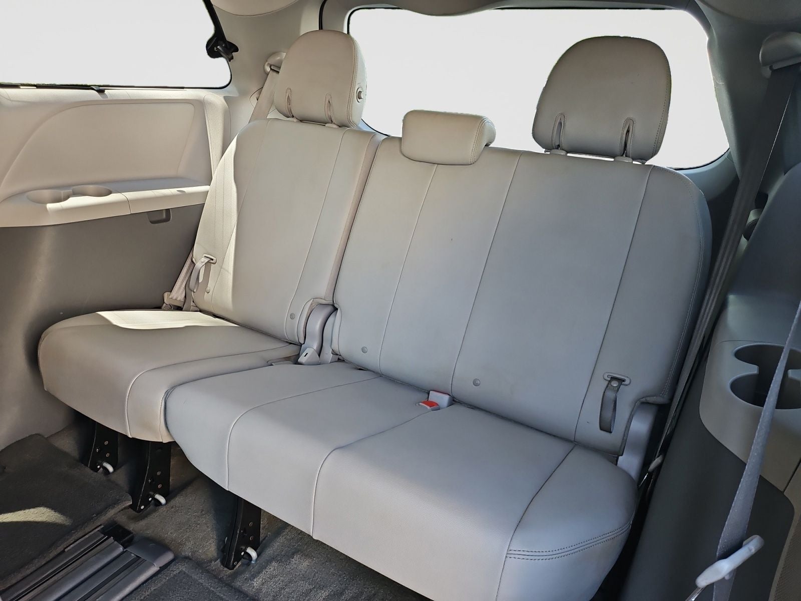 2015 Toyota Sienna XLE 8 Passenger