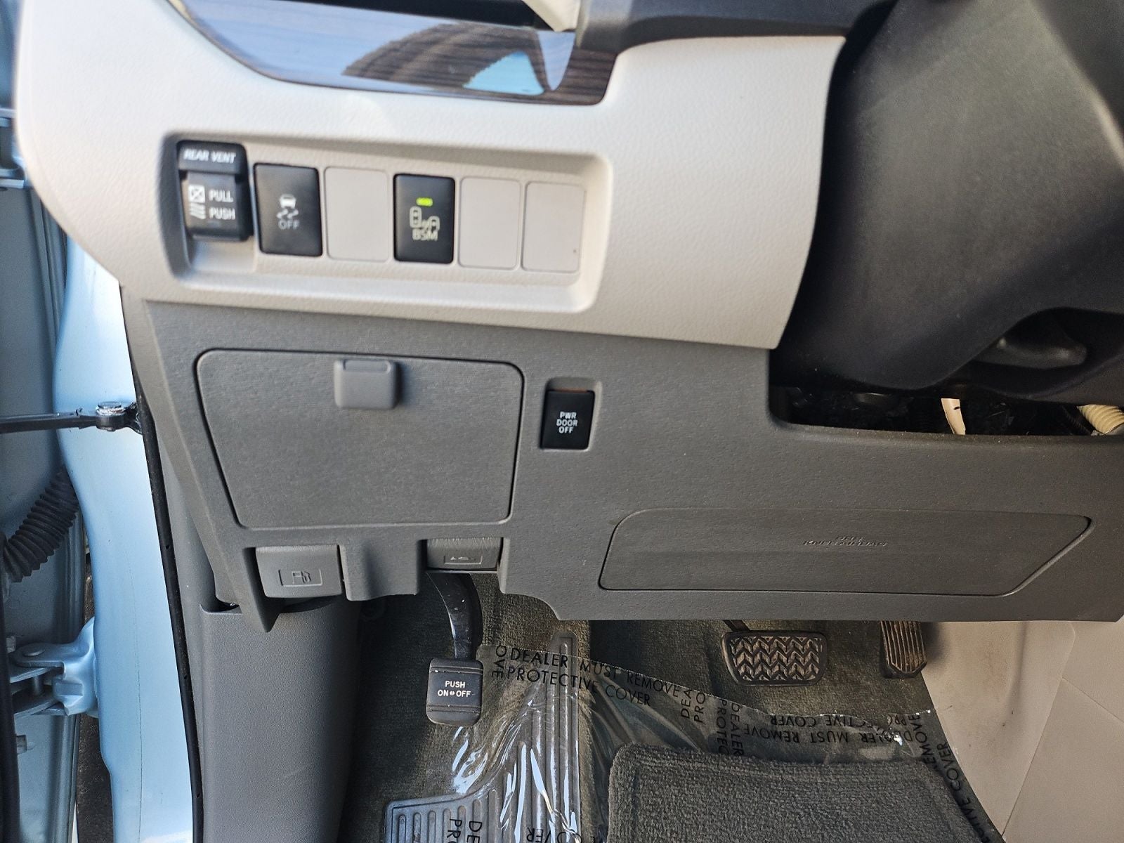 2015 Toyota Sienna XLE 8 Passenger