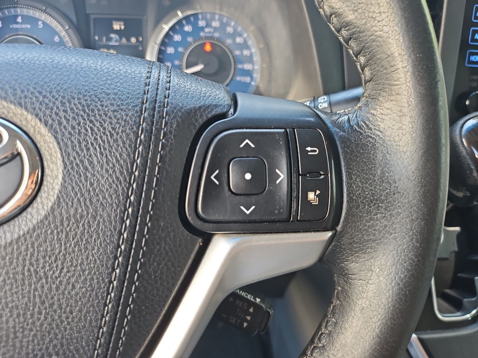 2015 Toyota Sienna XLE 8 Passenger