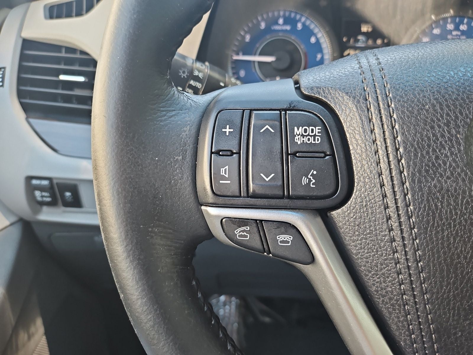 2015 Toyota Sienna XLE 8 Passenger