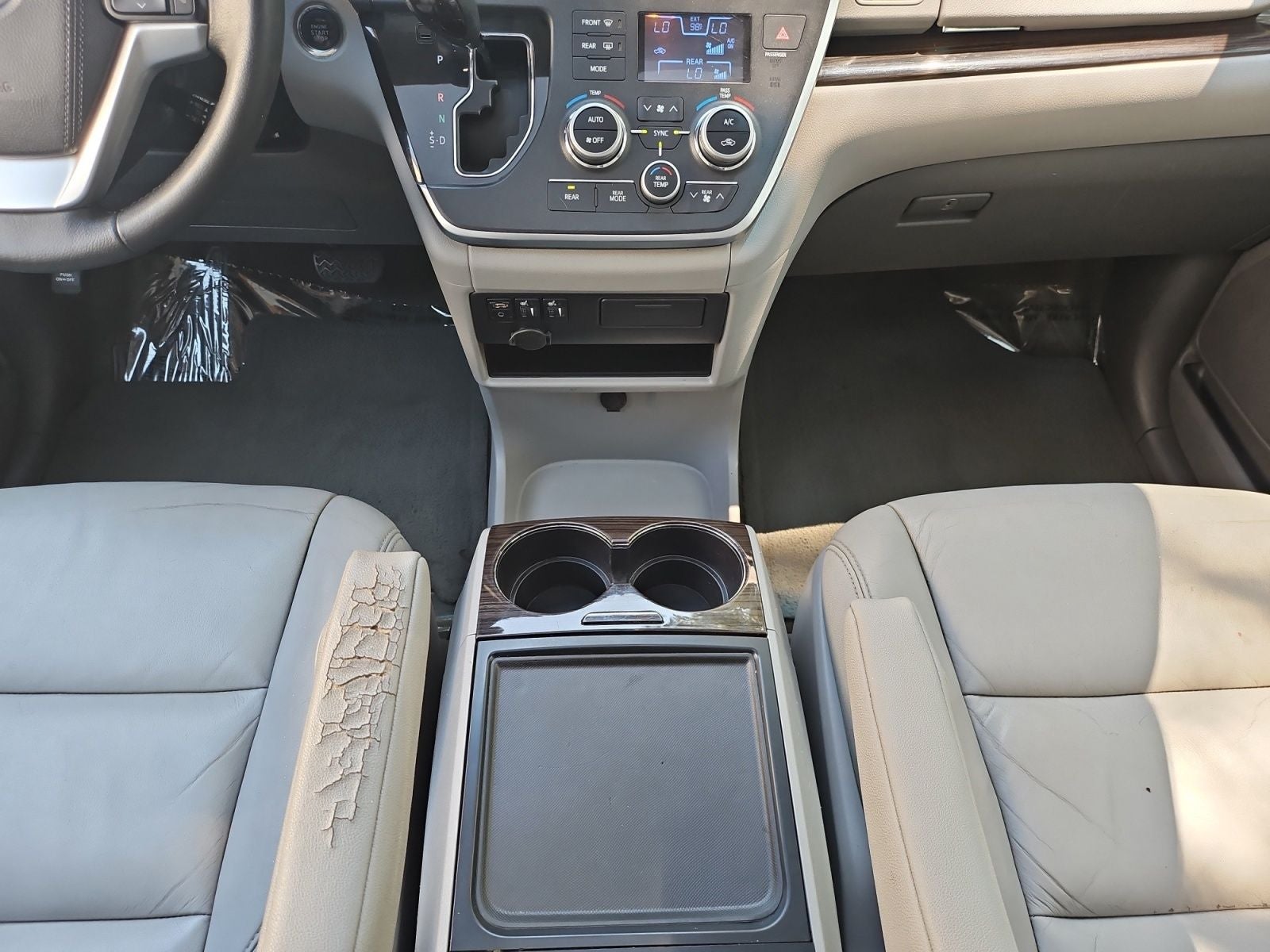 2015 Toyota Sienna XLE 8 Passenger