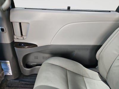 2015 Toyota Sienna XLE 8 Passenger