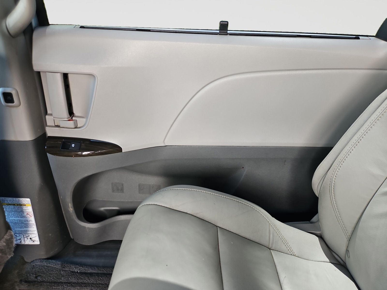 2015 Toyota Sienna XLE 8 Passenger