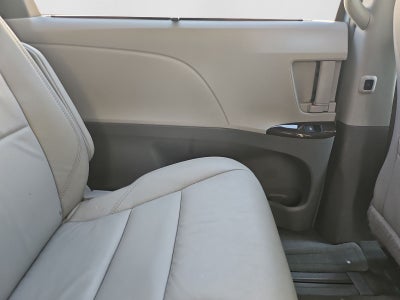 2015 Toyota Sienna XLE 8 Passenger