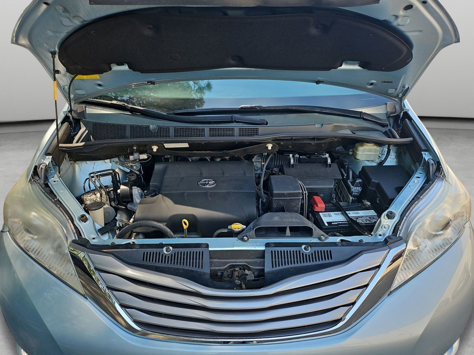 2015 Toyota Sienna XLE 8 Passenger