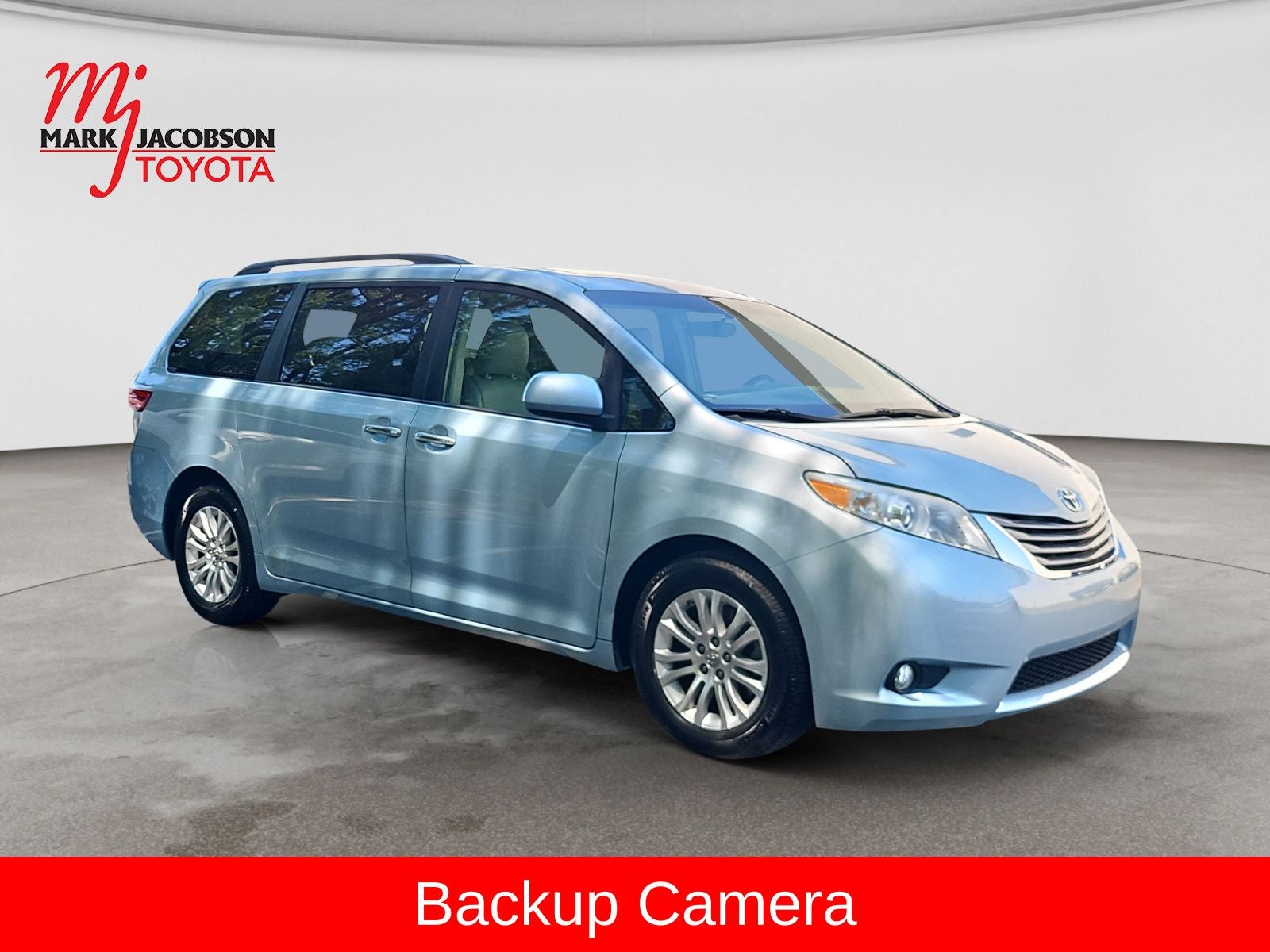 2015 Toyota Sienna XLE 8 Passenger