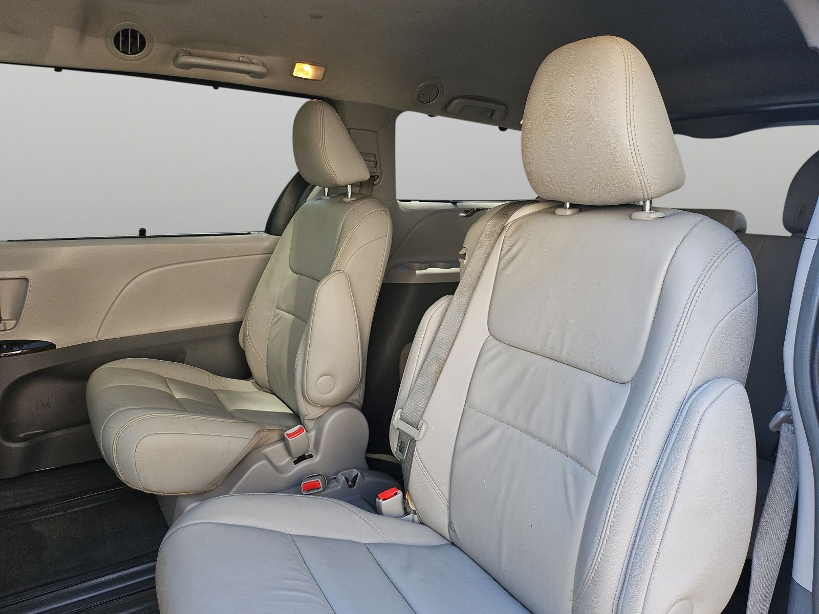 2015 Toyota Sienna XLE 8 Passenger