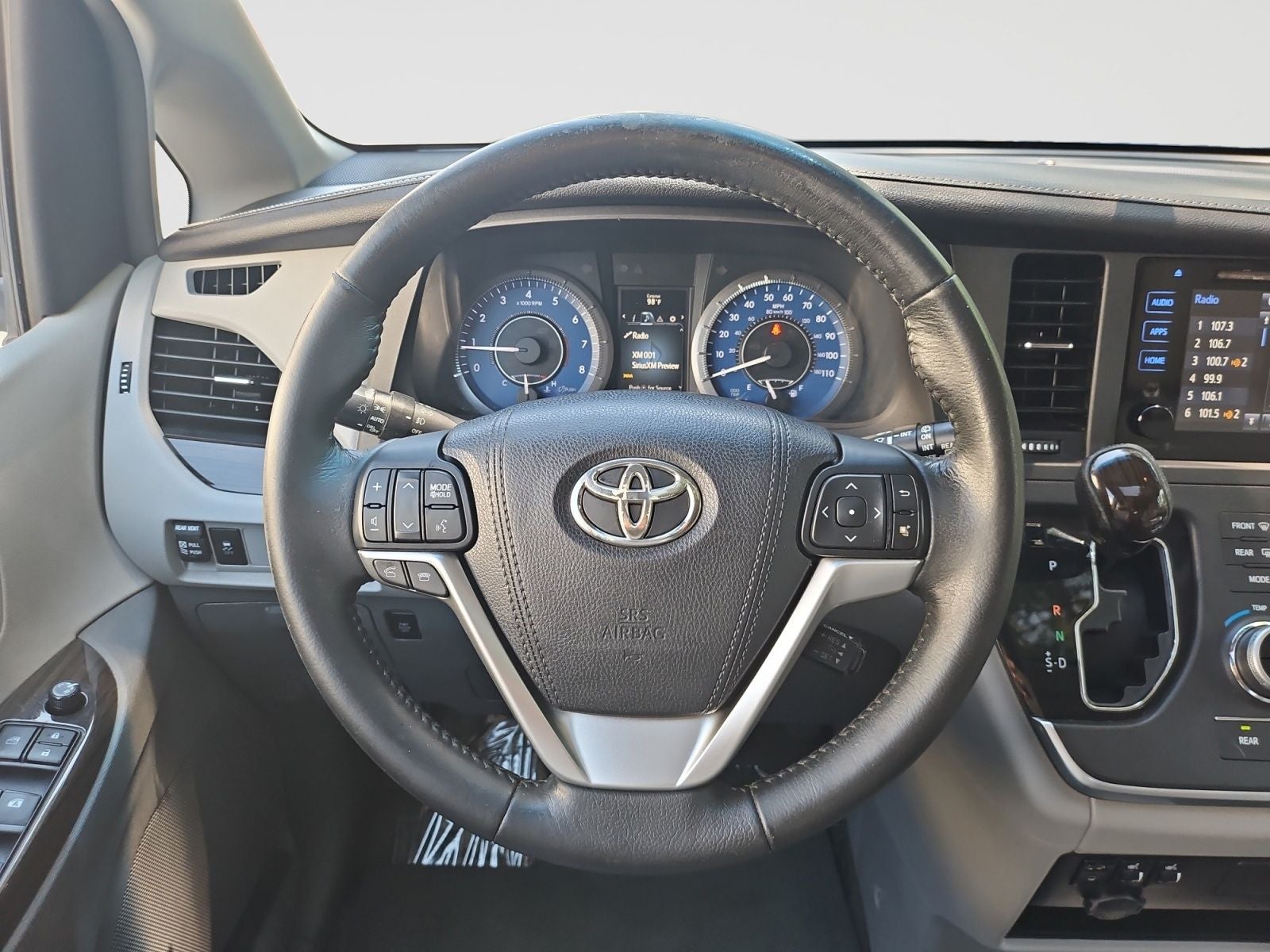 2015 Toyota Sienna XLE 8 Passenger