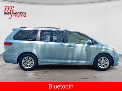 2015 Toyota Sienna XLE 8 Passenger