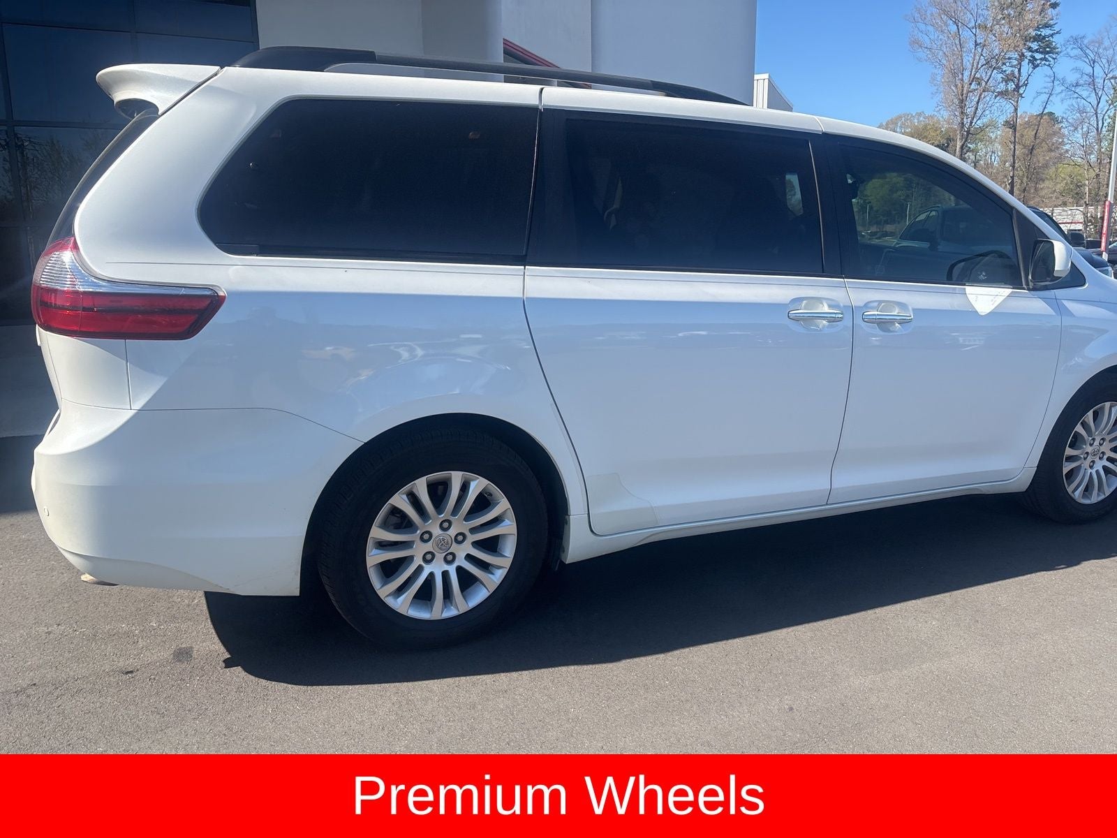 2015 Toyota Sienna XLE Premium 8 Passenger