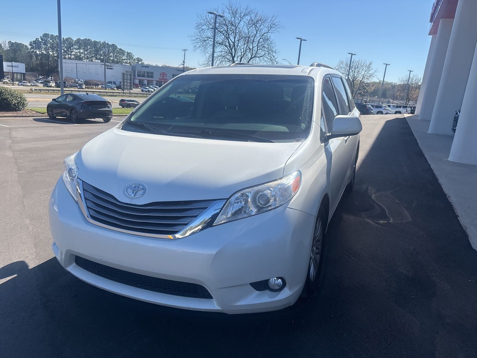 2015 Toyota Sienna XLE Premium 8 Passenger