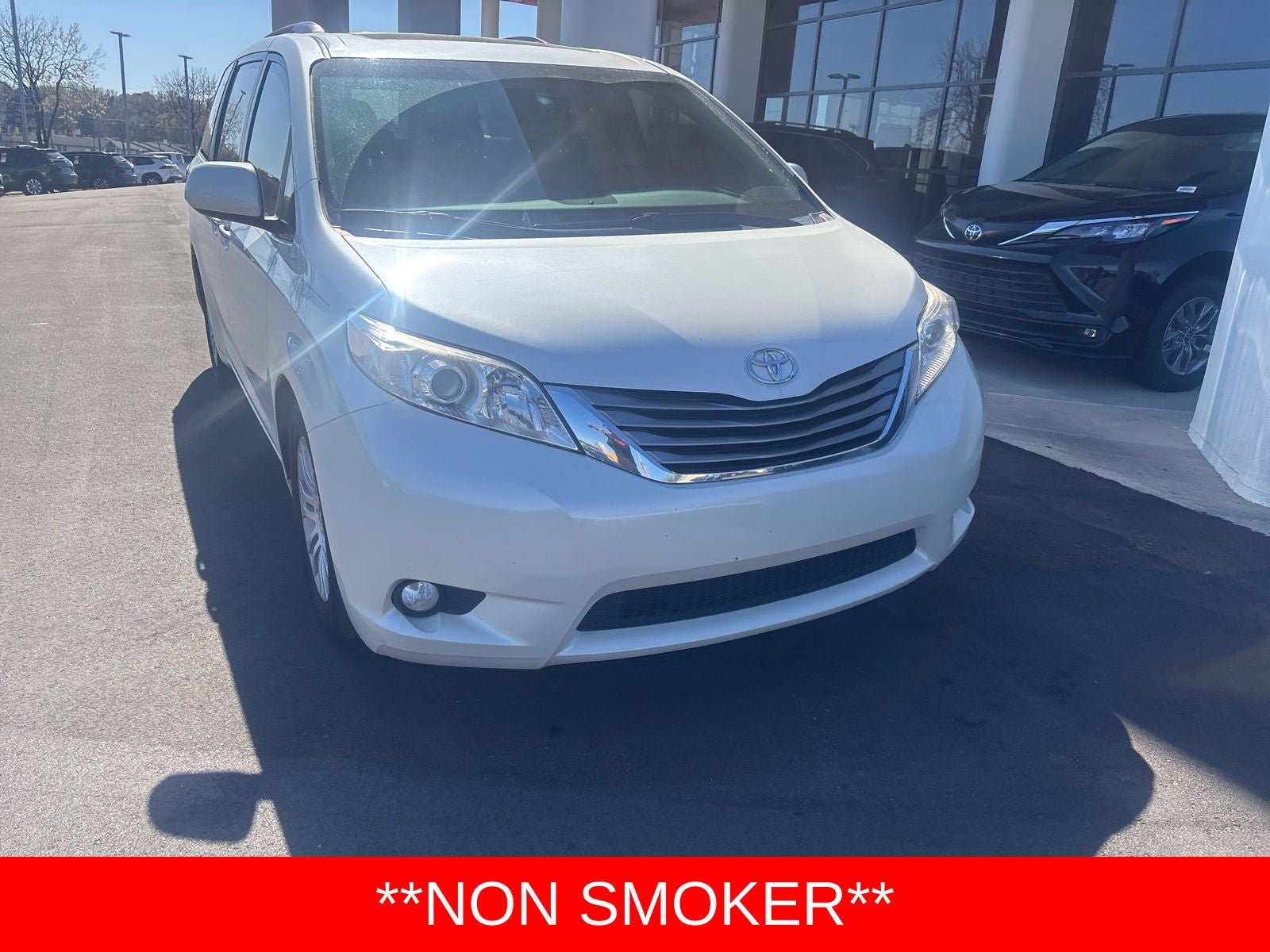 2015 Toyota Sienna XLE Premium 8 Passenger