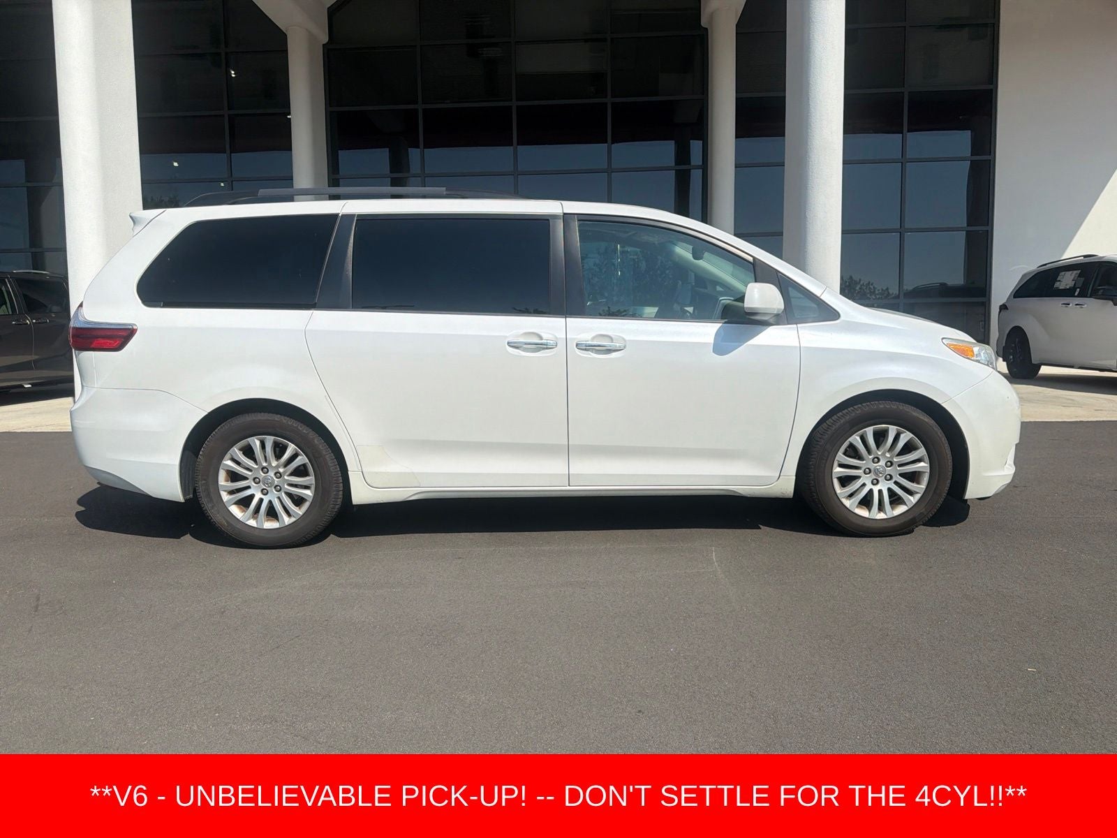 2015 Toyota Sienna XLE Premium 8 Passenger