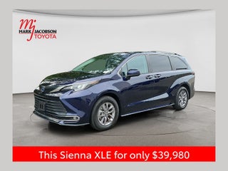 2024 Toyota Sienna XLE 8 Passenger