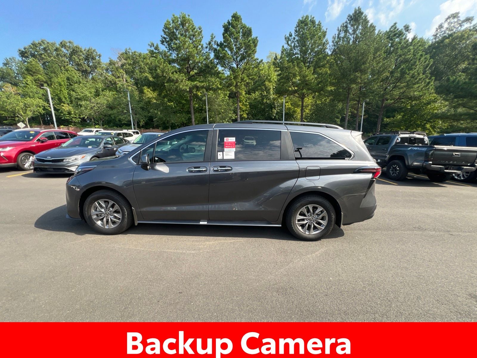 2025 Toyota Sienna XLE 8 Passenger