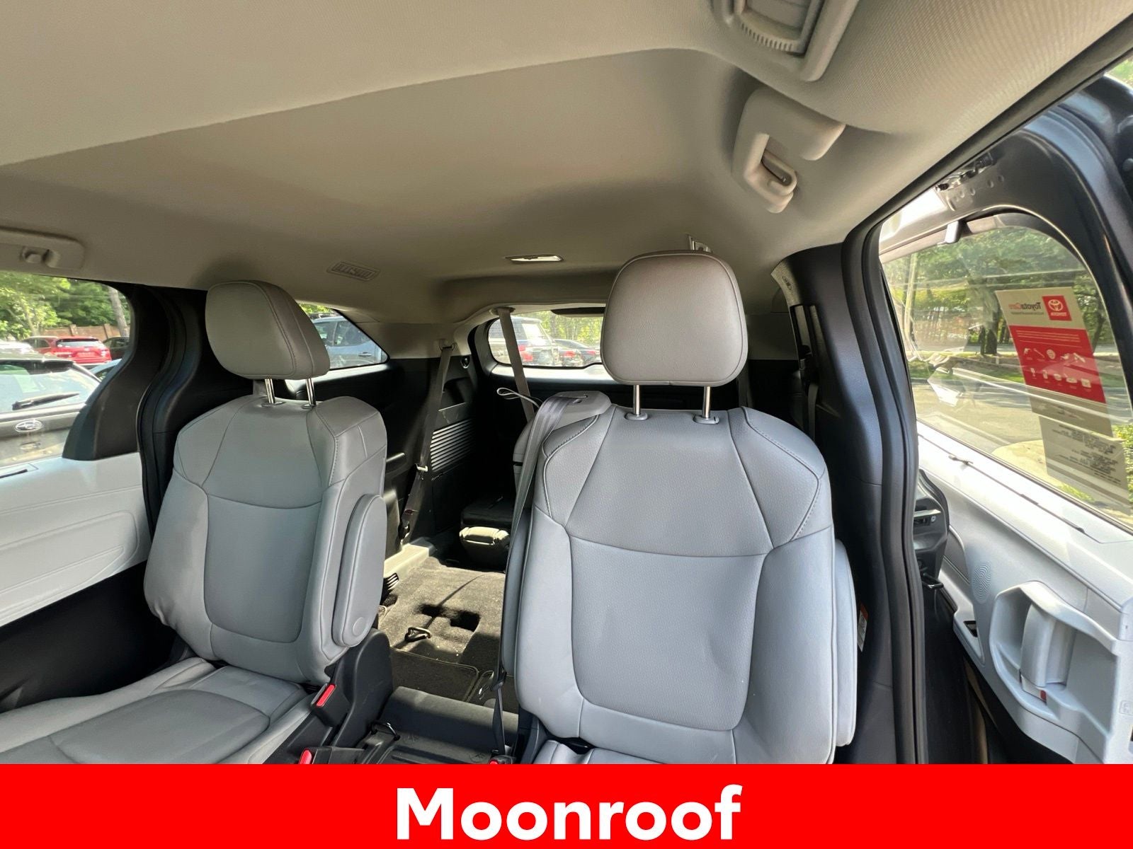 2025 Toyota Sienna XLE 8 Passenger