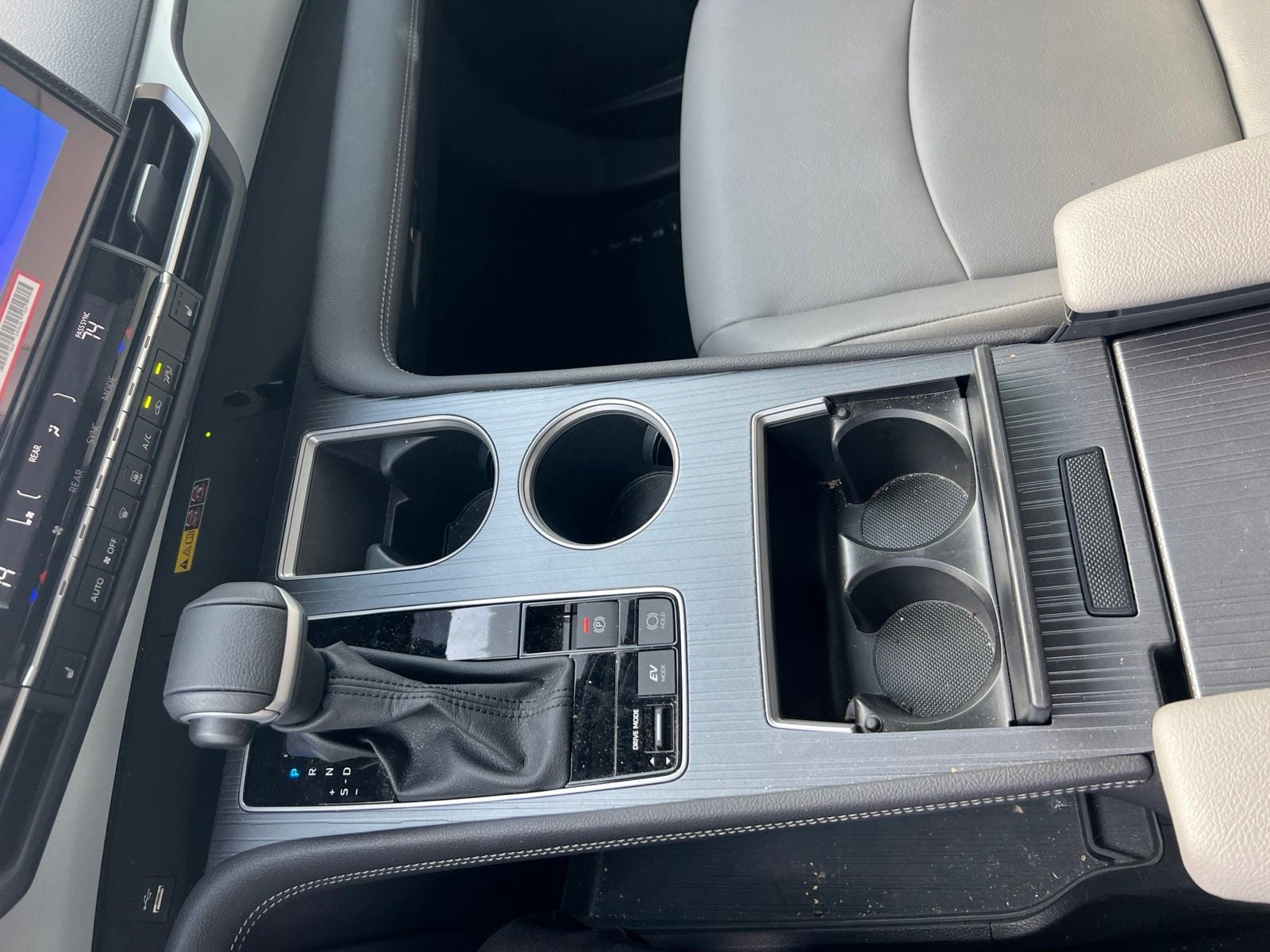 2025 Toyota Sienna XLE 8 Passenger
