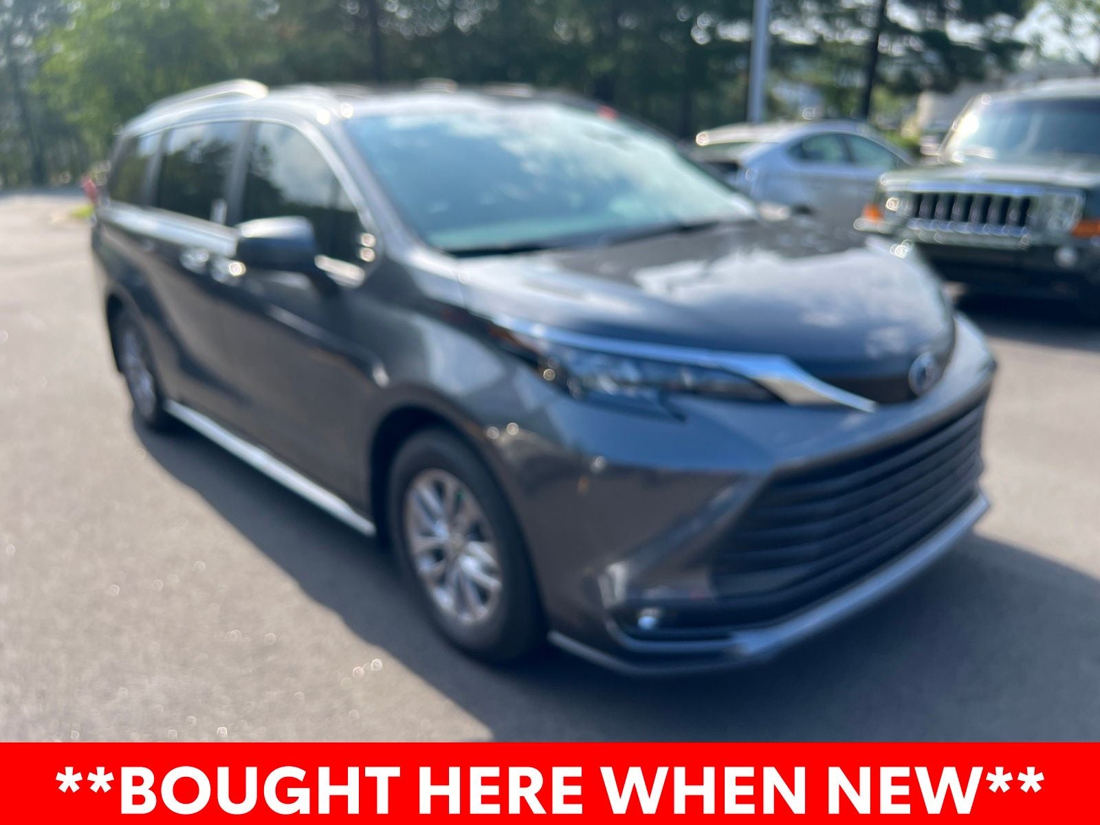 2025 Toyota Sienna XLE 8 Passenger