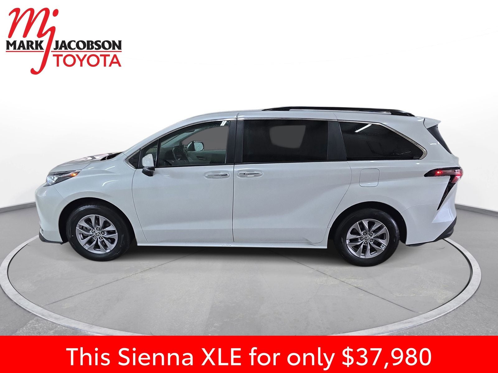 2024 Toyota Sienna XLE 7 Passenger