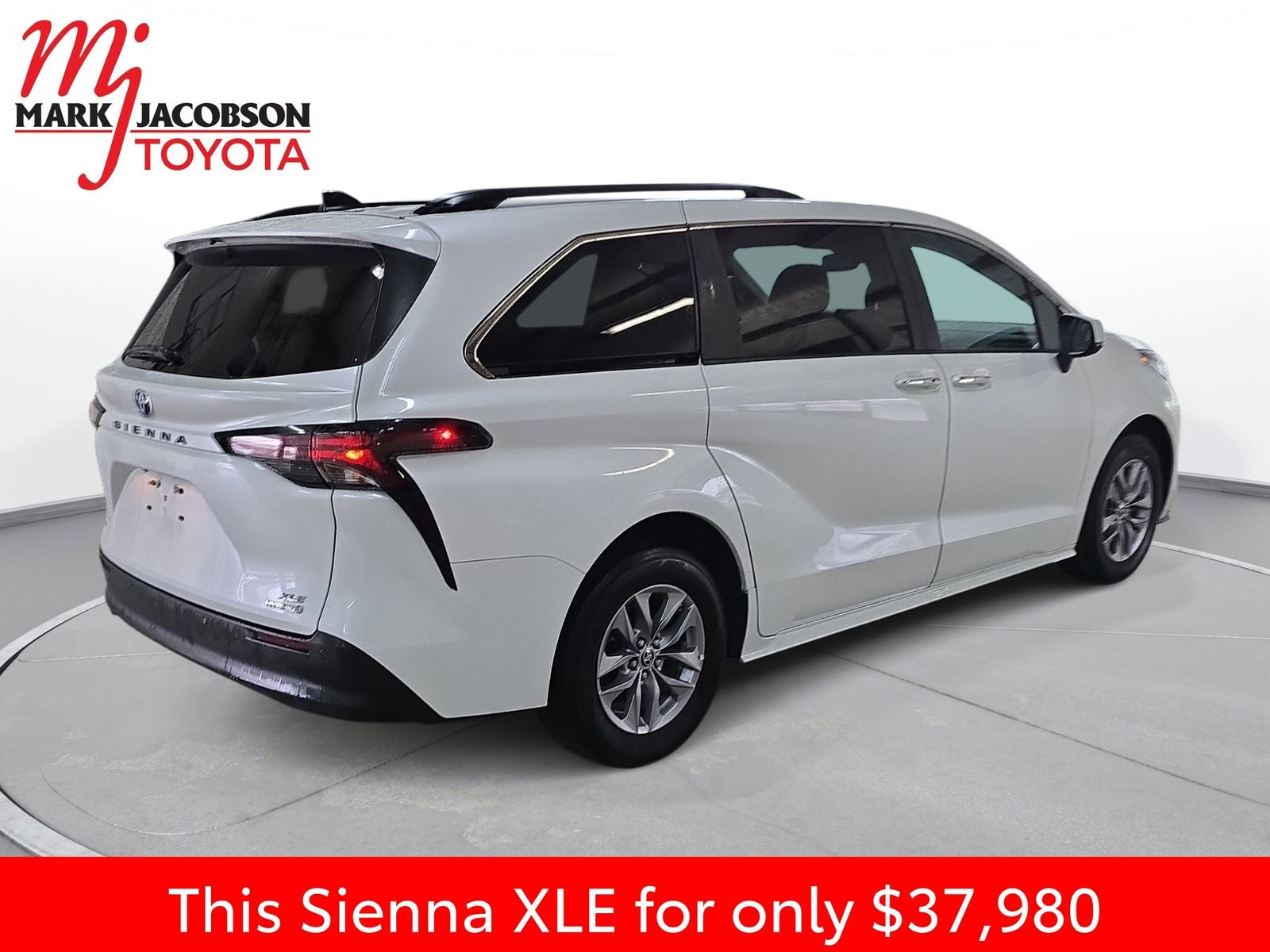2024 Toyota Sienna XLE 7 Passenger