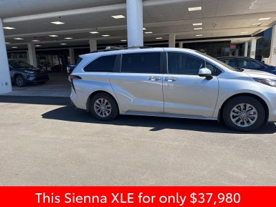 2023 Toyota Sienna XLE