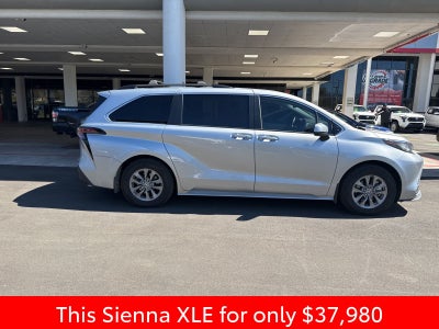 2023 Toyota Sienna XLE