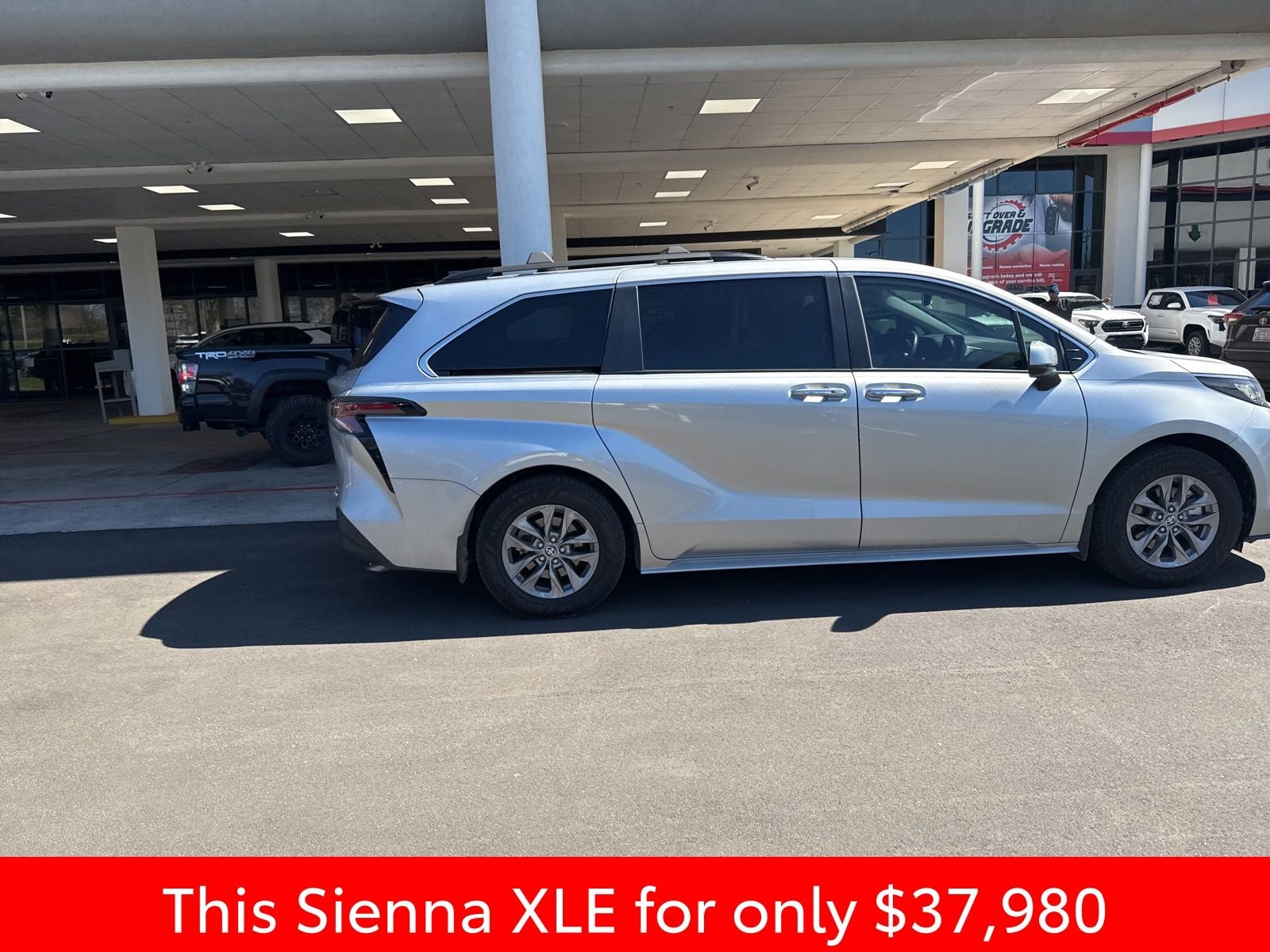 2023 Toyota Sienna XLE