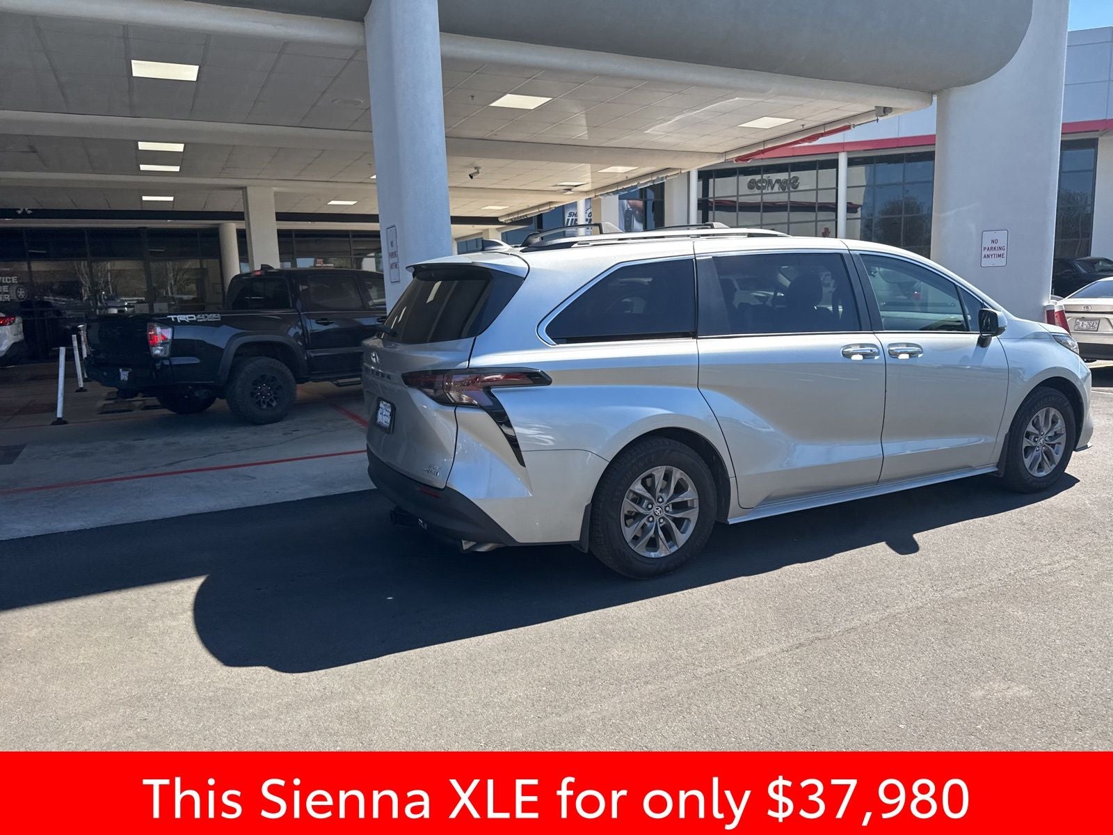 2023 Toyota Sienna XLE