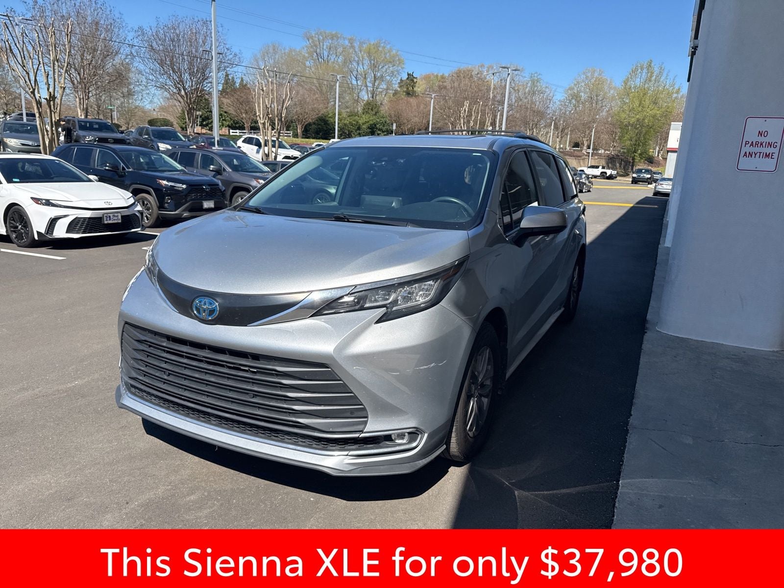 2023 Toyota Sienna XLE