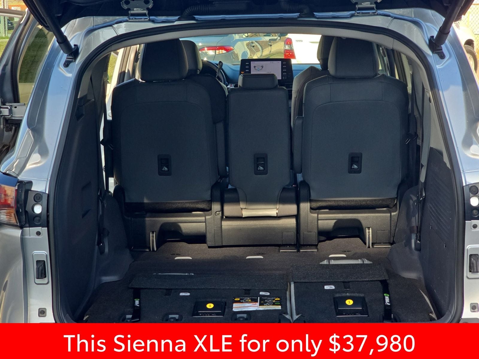 2023 Toyota Sienna XLE