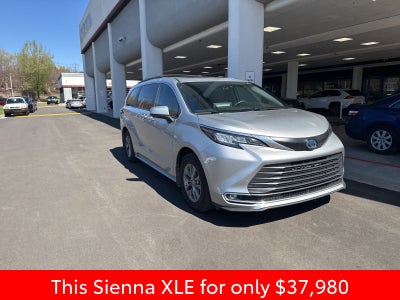 2023 Toyota Sienna XLE