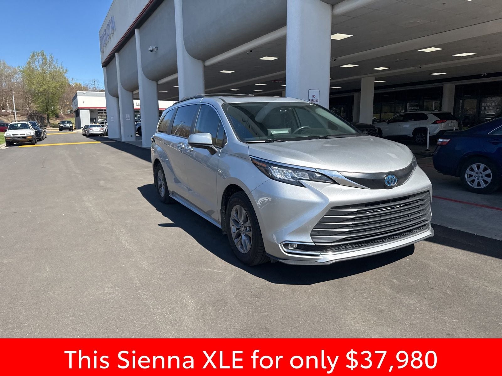 2023 Toyota Sienna XLE
