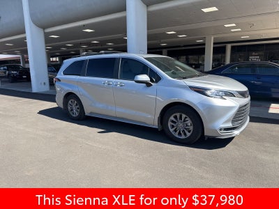 2023 Toyota Sienna XLE
