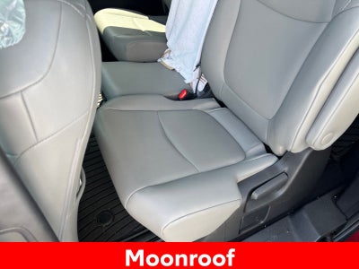 2025 Toyota Sienna XLE 8 Passenger
