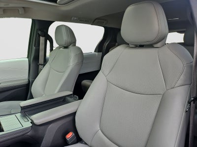 2025 Toyota Sienna XLE 8 Passenger