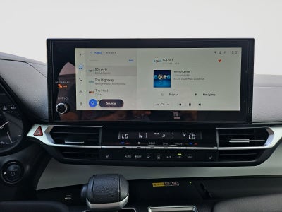 2025 Toyota Sienna XLE 8 Passenger