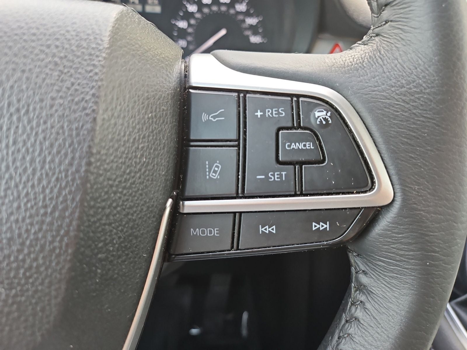 2025 Toyota Sienna XLE 8 Passenger