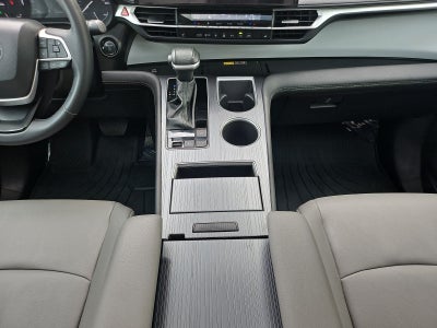 2025 Toyota Sienna XLE 8 Passenger