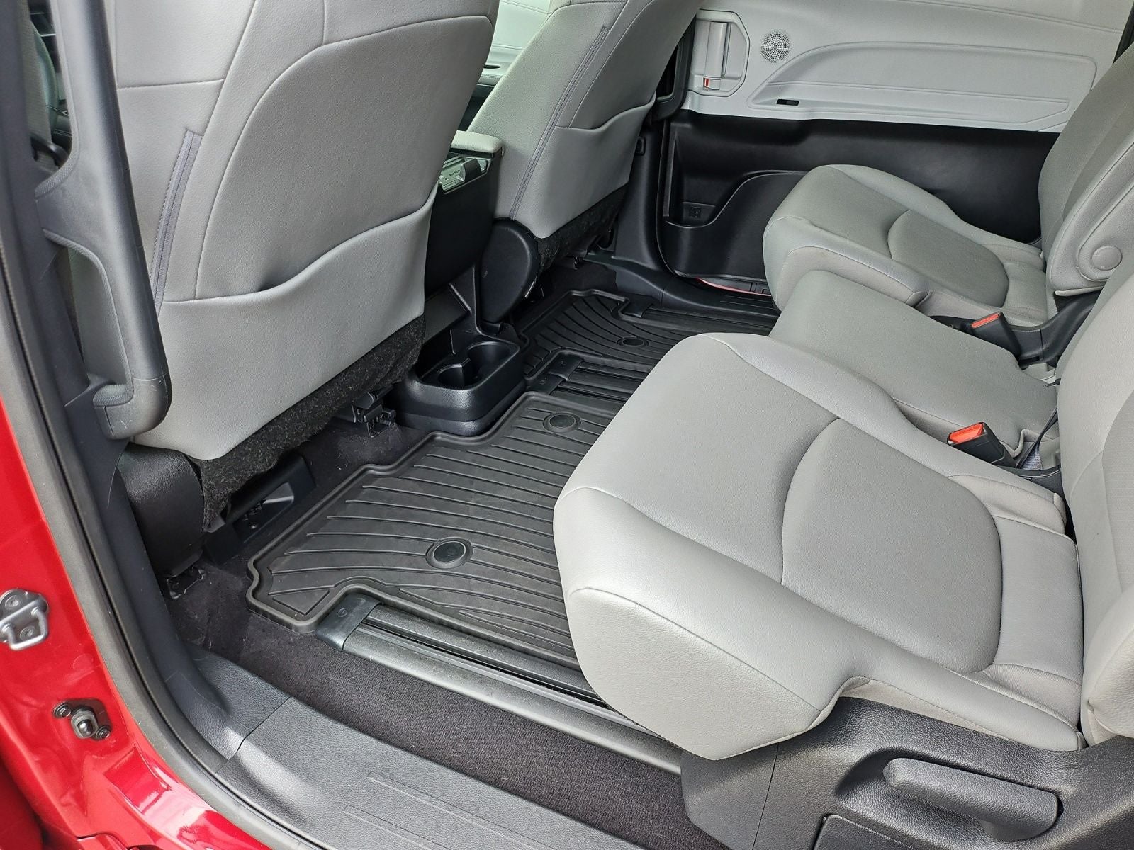 2025 Toyota Sienna XLE 8 Passenger