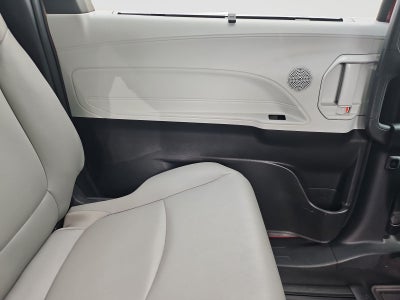 2025 Toyota Sienna XLE 8 Passenger