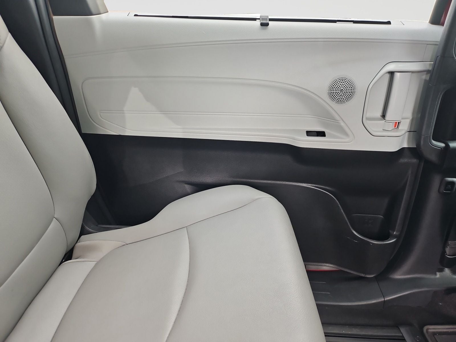 2025 Toyota Sienna XLE 8 Passenger