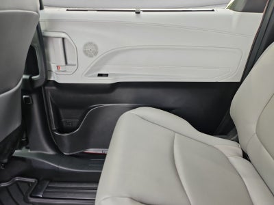 2025 Toyota Sienna XLE 8 Passenger