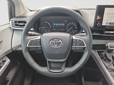 2025 Toyota Sienna XLE 8 Passenger