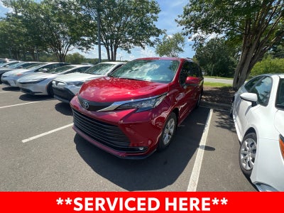 2025 Toyota Sienna XLE 8 Passenger