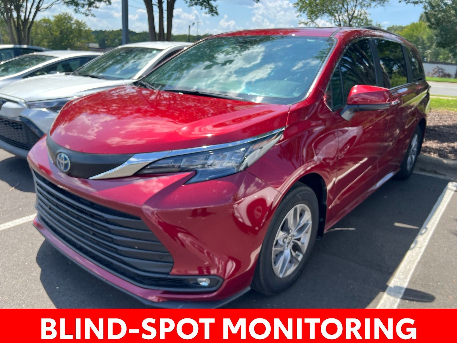 2025 Toyota Sienna XLE 8 Passenger