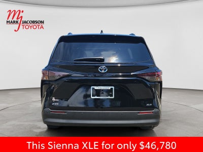 2025 Toyota Sienna XLE 8 Passenger