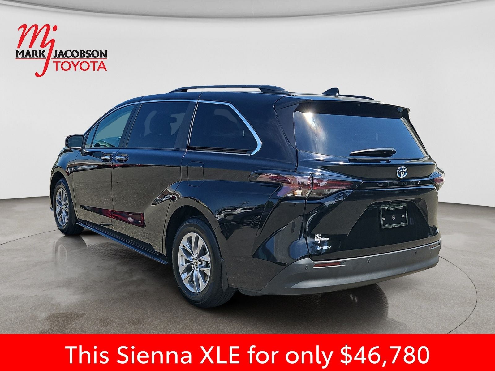 2025 Toyota Sienna XLE 8 Passenger